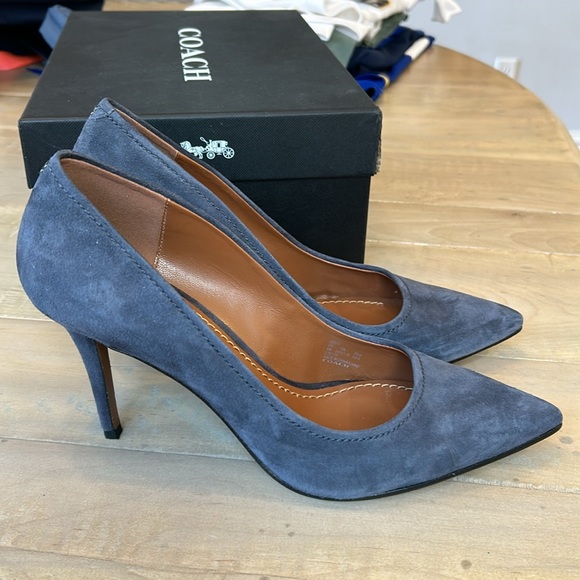 Coach suede heel women size 8B midnight navy - Picture 2 of 7
